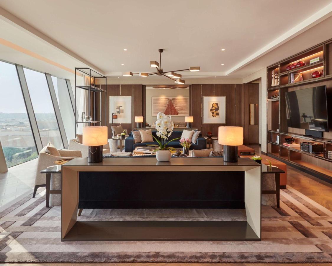 Grand Hyatt Kuwait 호텔 쿠웨이트 외부 사진 The living room of a Sky Residence