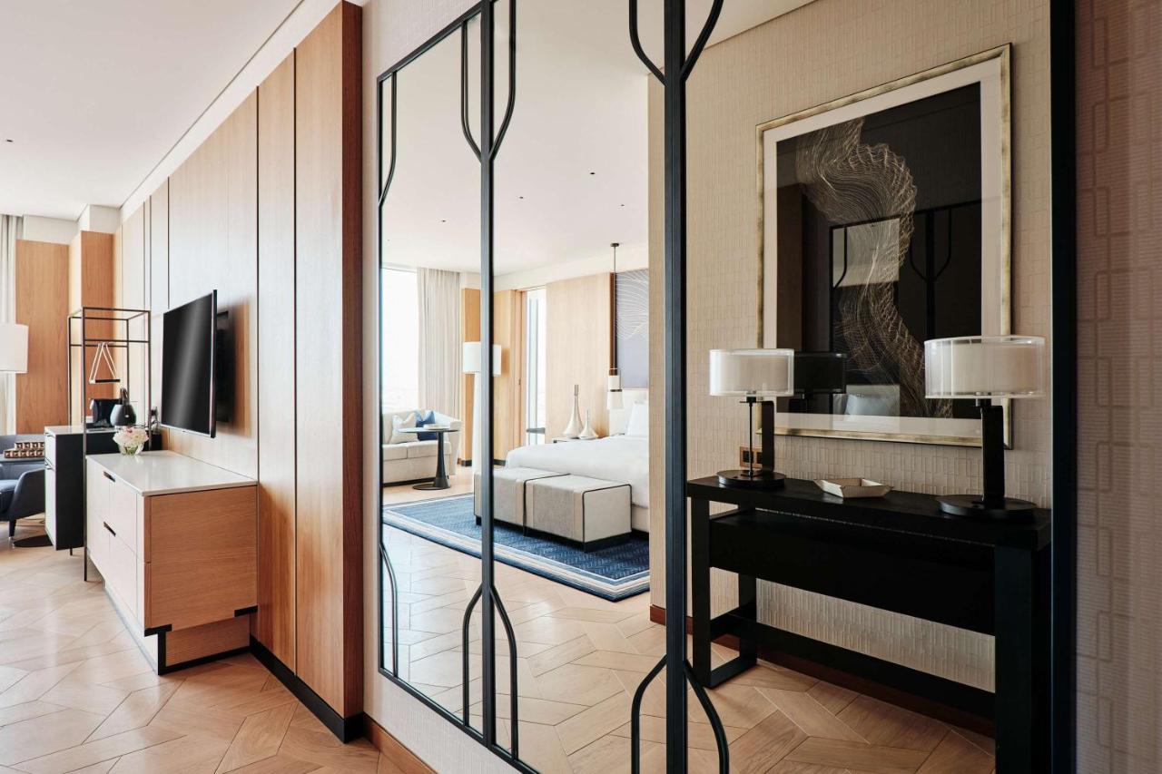 Grand Hyatt Kuwait 호텔 쿠웨이트 외부 사진 A suite at the hotel