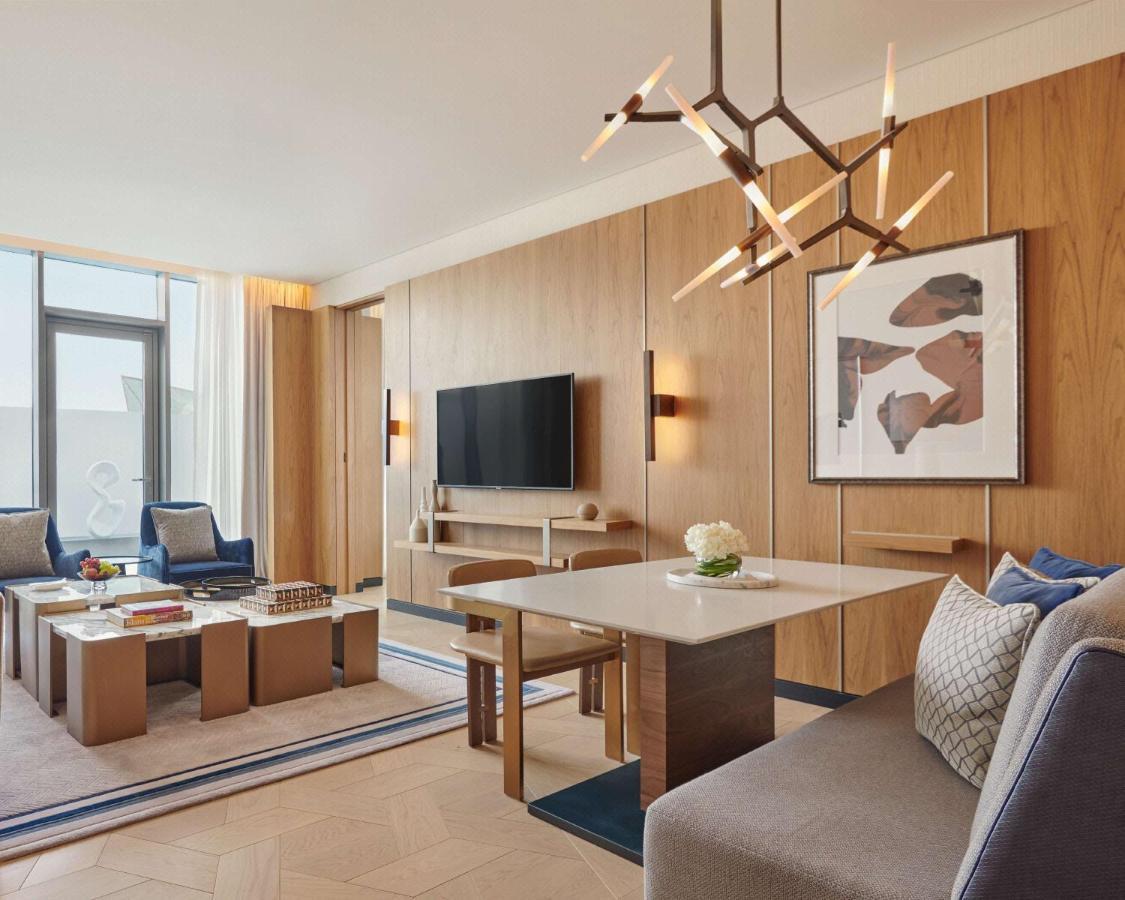 Grand Hyatt Kuwait 호텔 쿠웨이트 외부 사진 A suite at the hotel