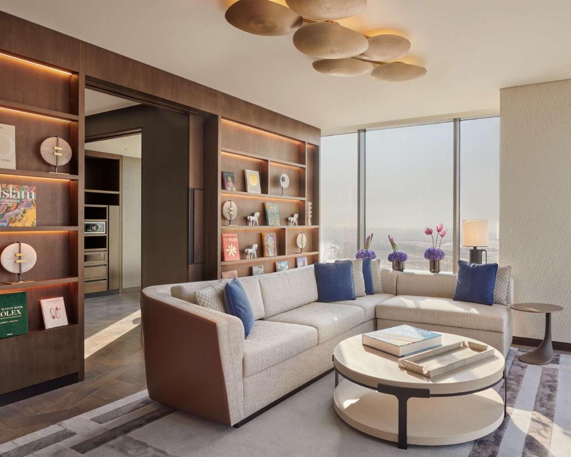 Grand Hyatt Kuwait 호텔 쿠웨이트 외부 사진 A living room at the Ritz-Carlton, DIFC