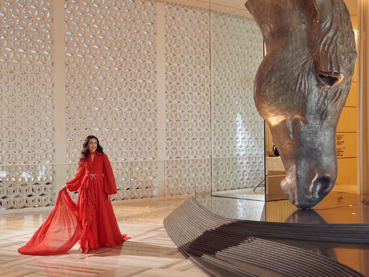 Grand Hyatt Kuwait 호텔 쿠웨이트 외부 사진 The lobby of the hotel