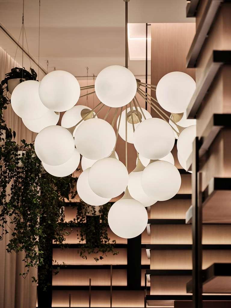 Grand Hyatt Kuwait 호텔 쿠웨이트 내부 사진 A chandelier