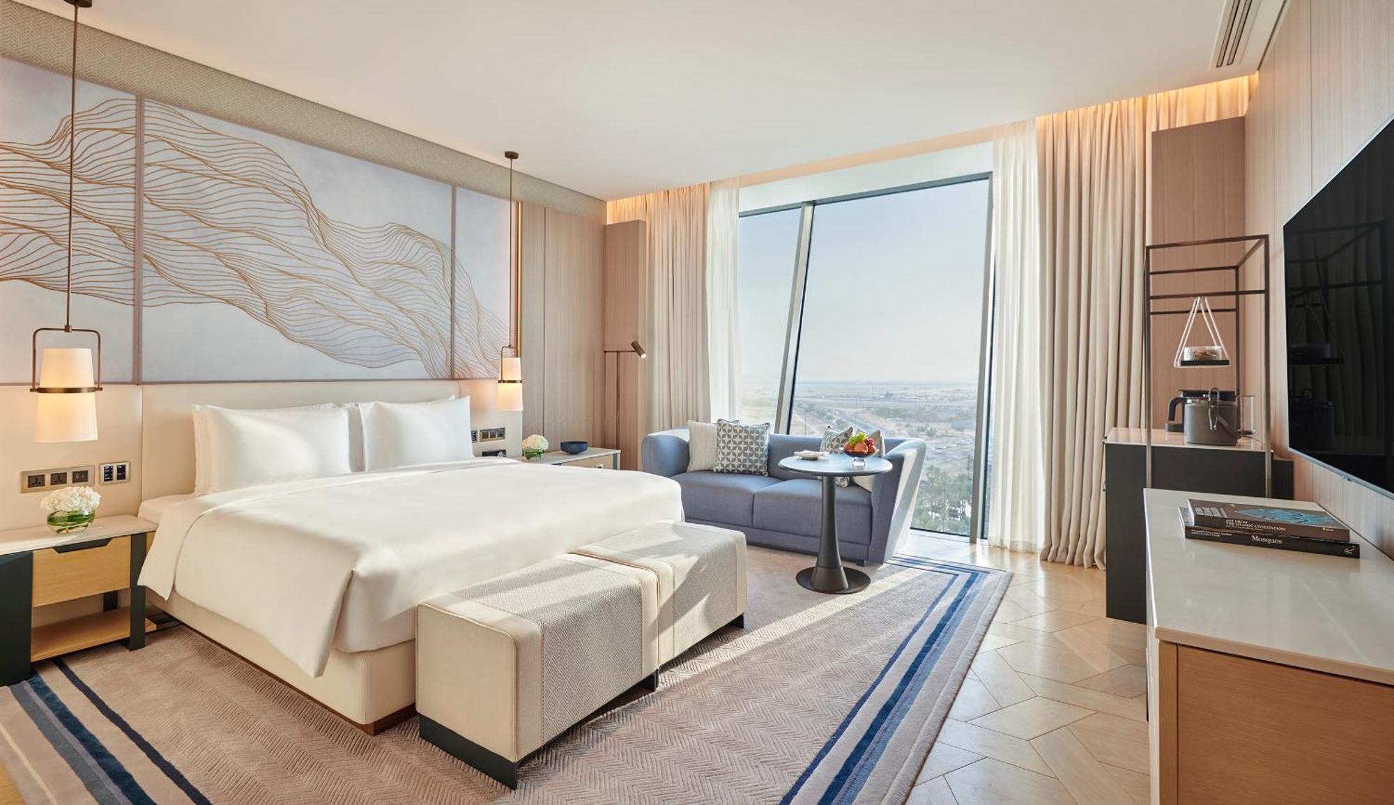 Grand Hyatt Kuwait 호텔 쿠웨이트 외부 사진 A bedroom at the hotel